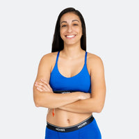 Ana wears a size M