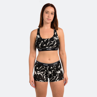 Stephanie wears a size M