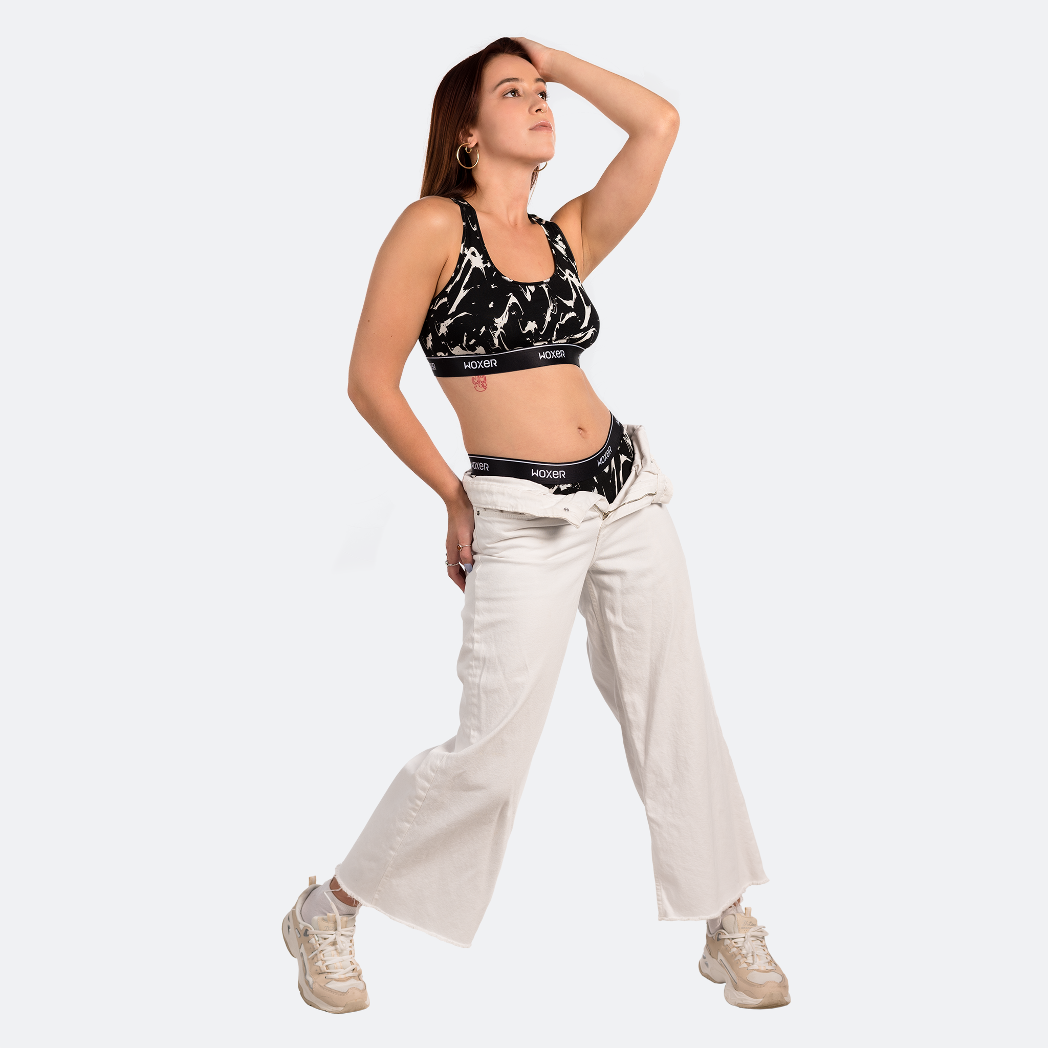 Stephanie wears a size M