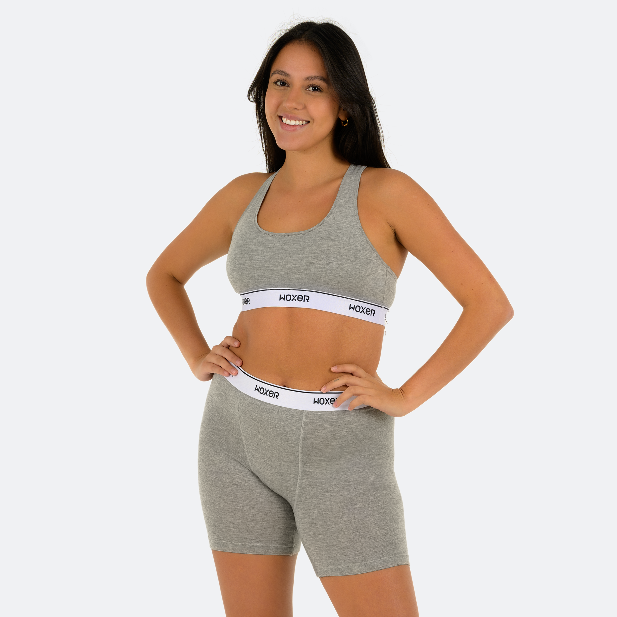 Carla wears a size L