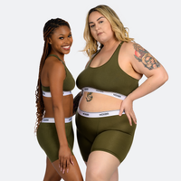 Niyah wears a size M, Claudia wears a size 3XL
