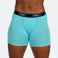 Ebony wears a size M