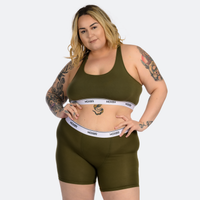 Claudia wears a size 3XL