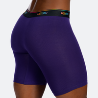 Ebony wears a size M