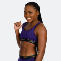 Ebony wears a size M