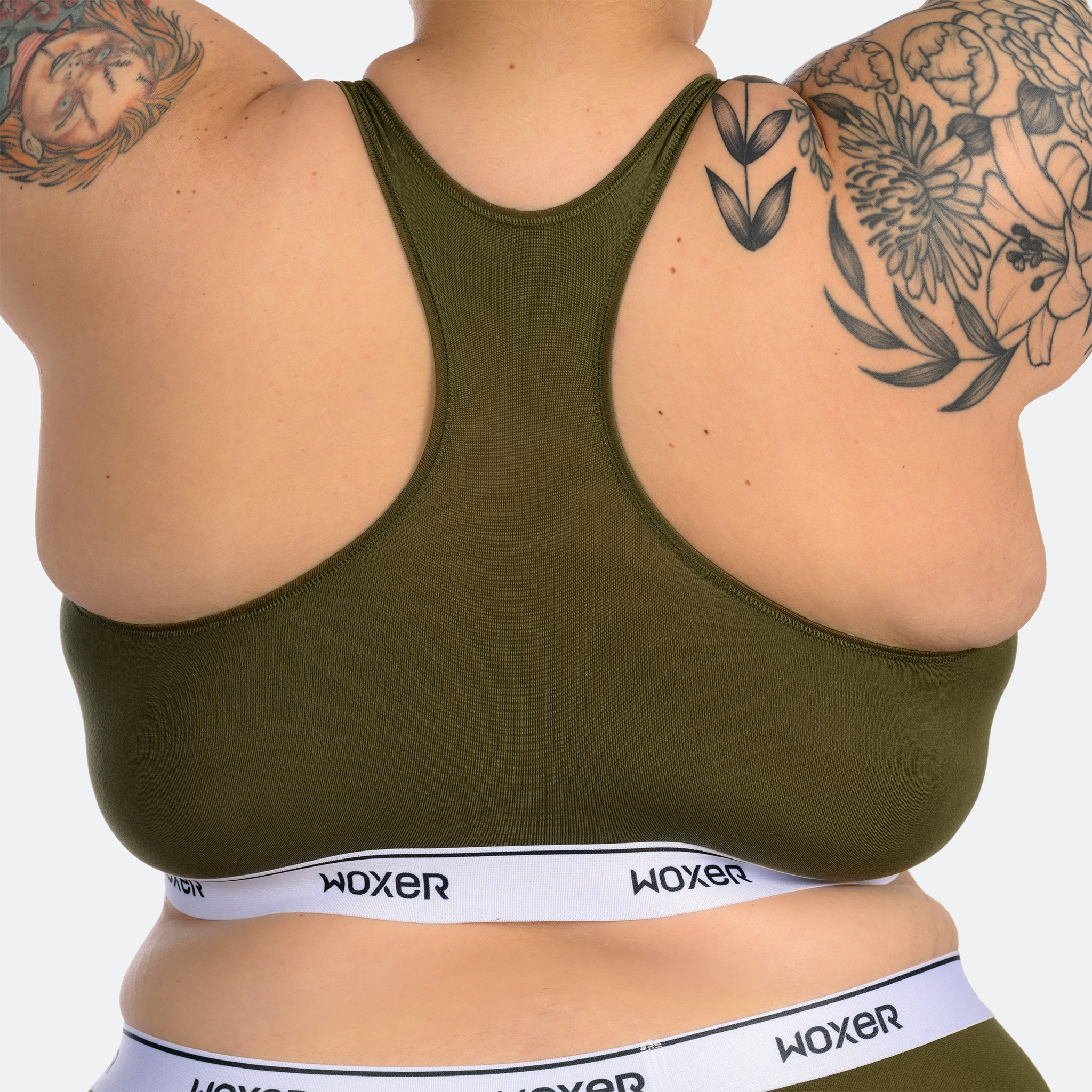 Claudia wears a size XL