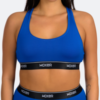 Carla wears a size L