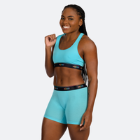 Ebony wears a size M