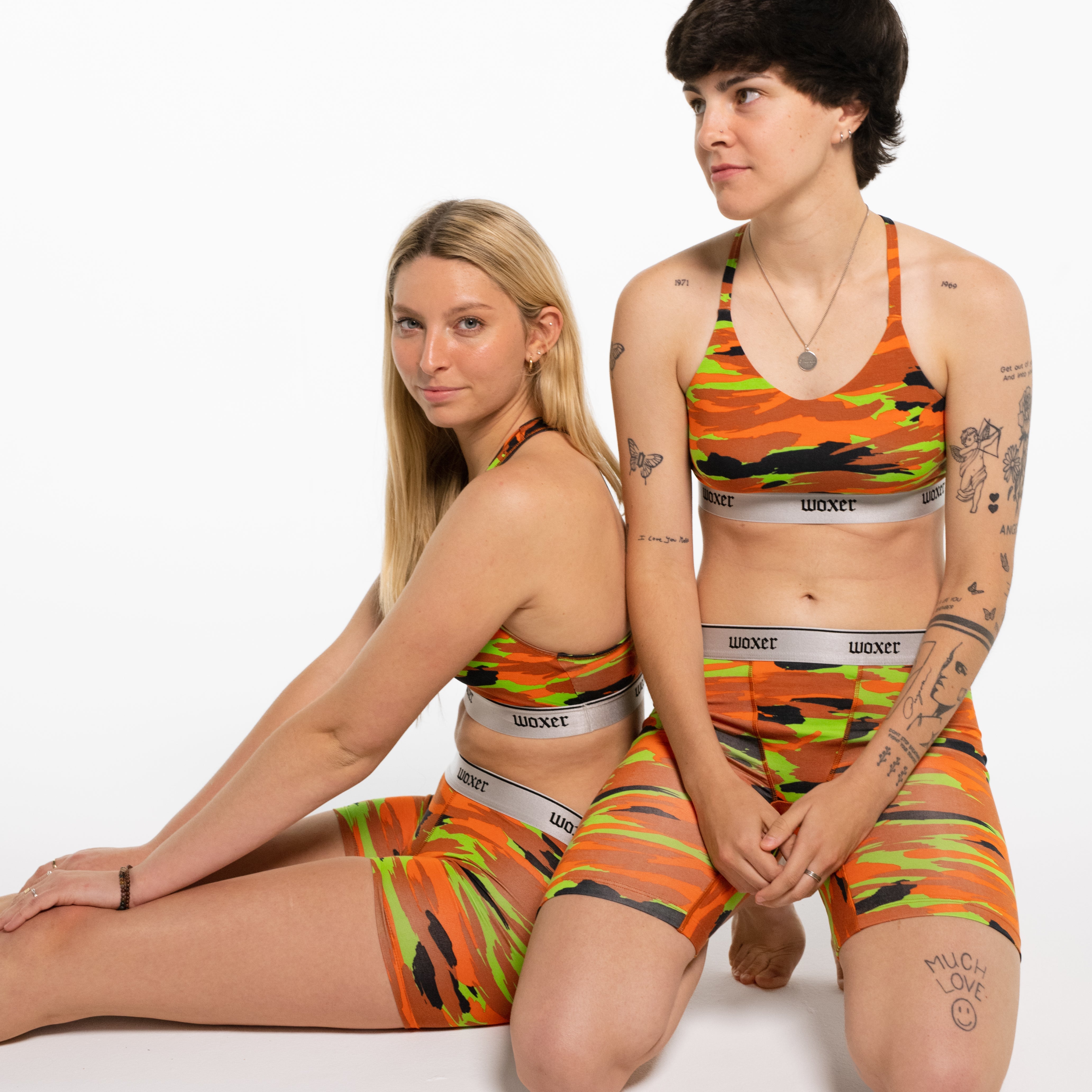 Juliana wears a size S, Gabbie wears a size M
