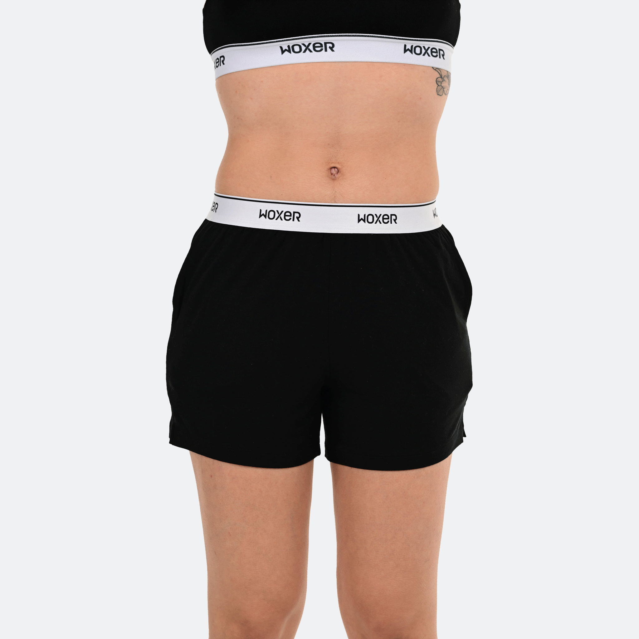 Alina wears a size S
