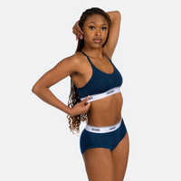Niyah wears a size S