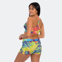 Carla wears a size L