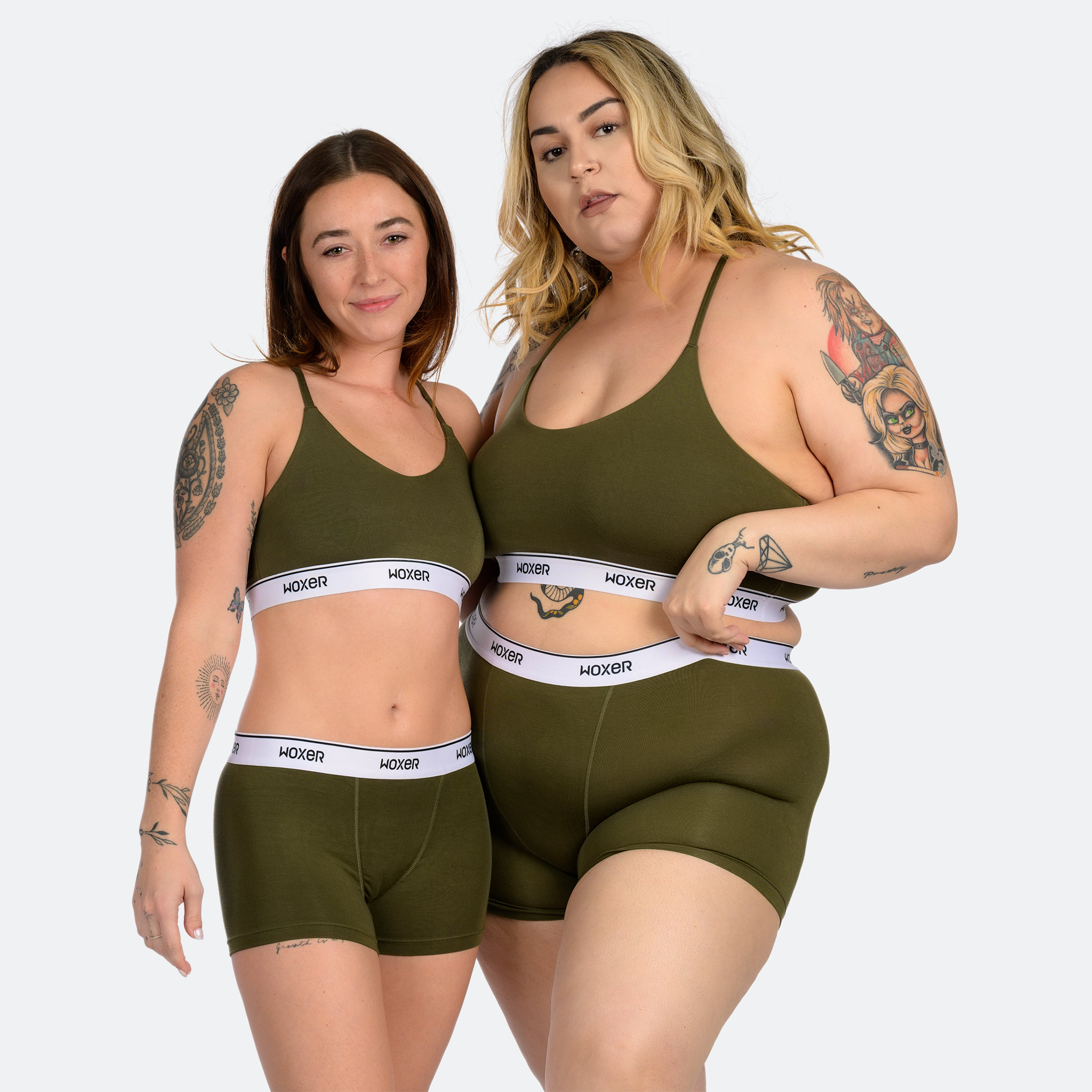 Amy wears a size S, Claudia wears a 3XL