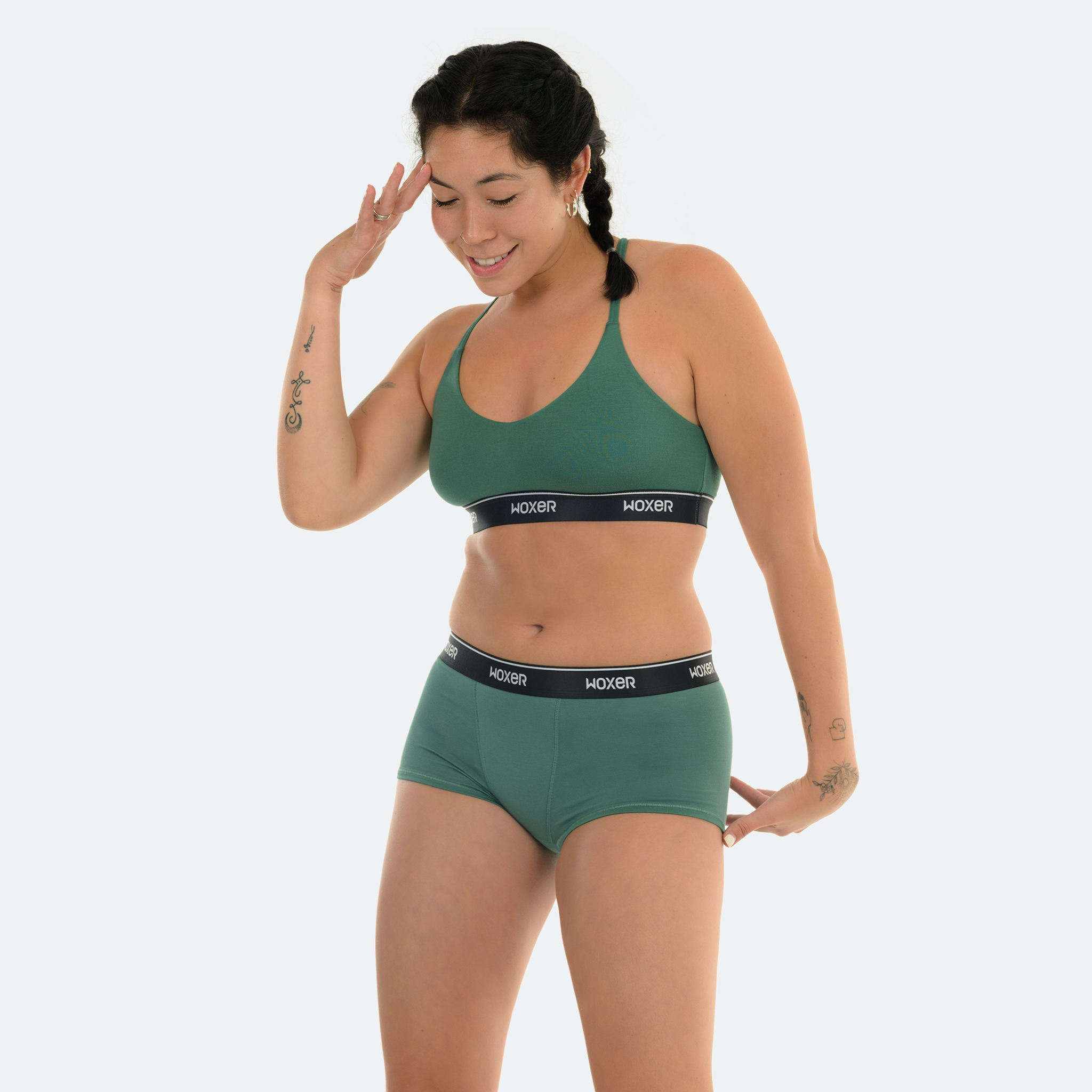 Natalie wears a size M