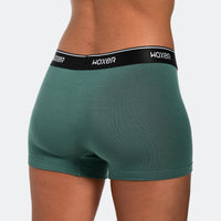 Caro wears a size S