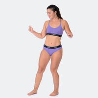 Lia wears a size S