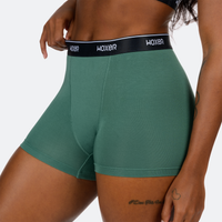 Ebony wears a size M