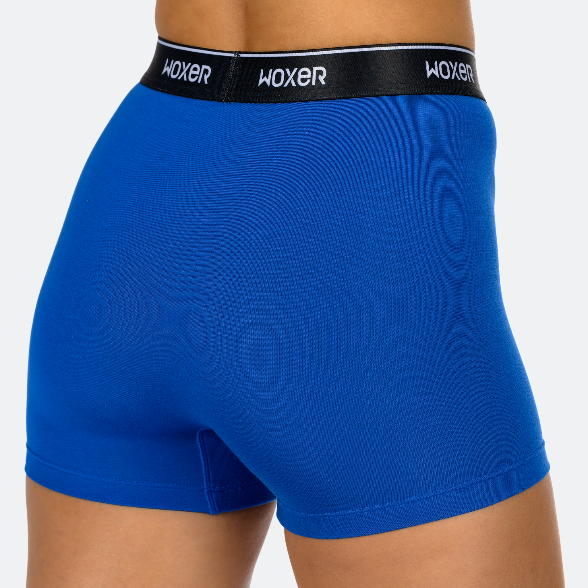 Sascha wears a size S