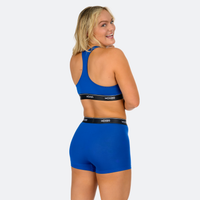 Sascha wears a size S