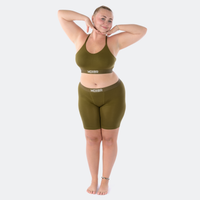 Niki wears a size XL