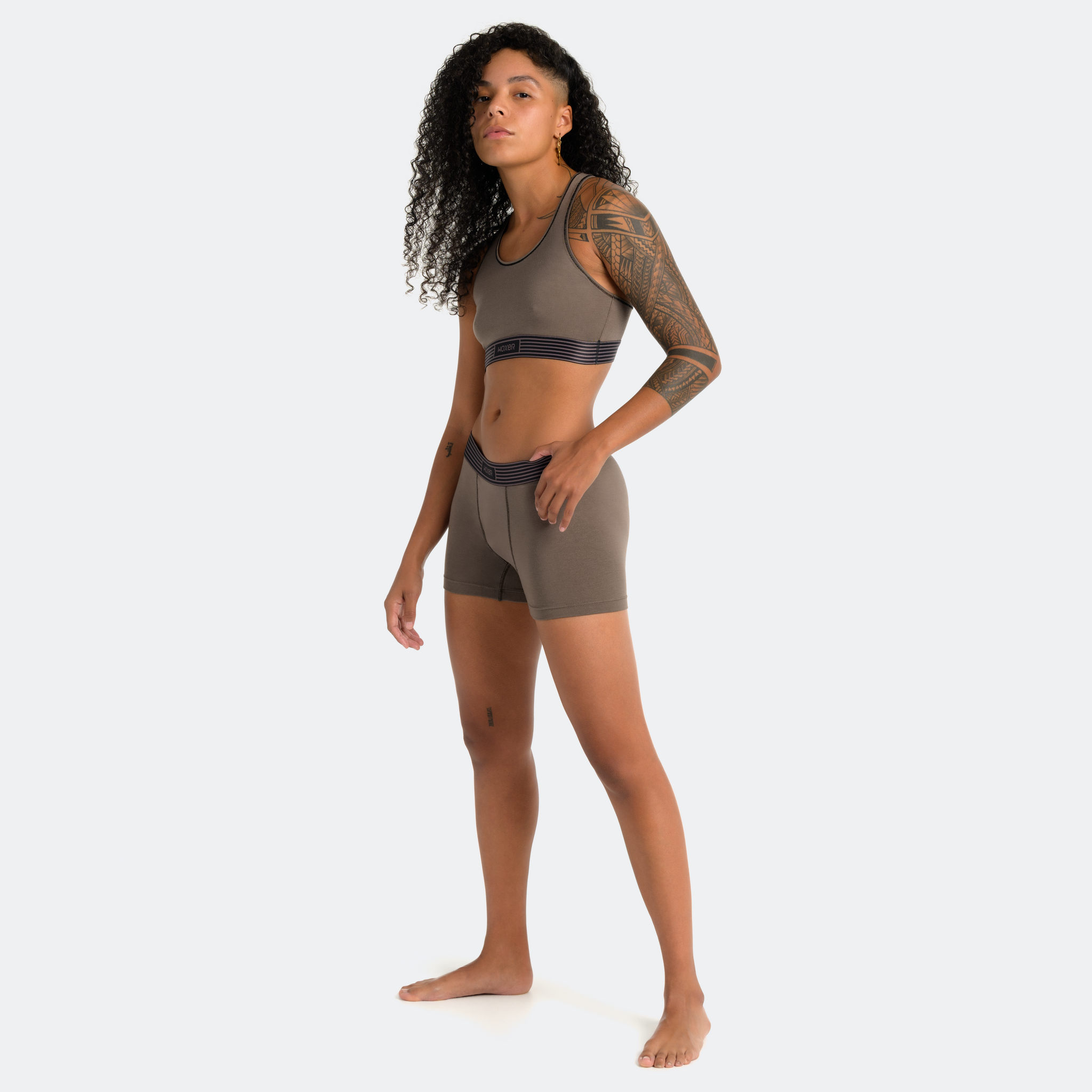 Kiana wears a size S