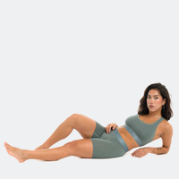 Tess wears a size S