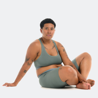 Gabby wears a size L
