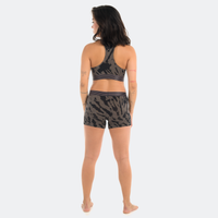 Tess wears a size S