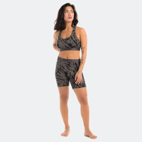 Tess wears a size S