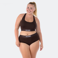 Niki wears a size XL
