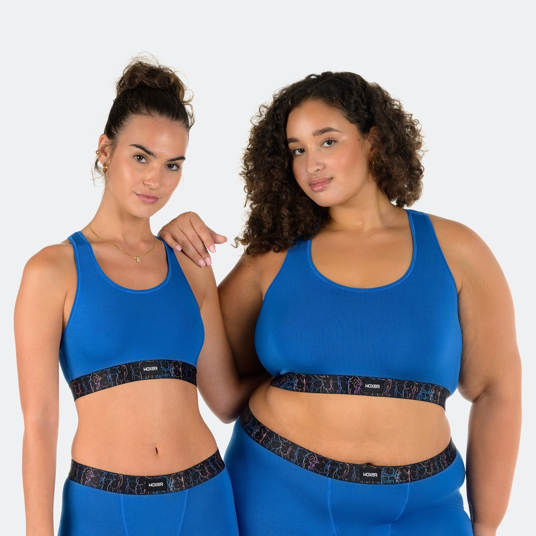 Mia wears a size S, Jaadia wears a size 3XL