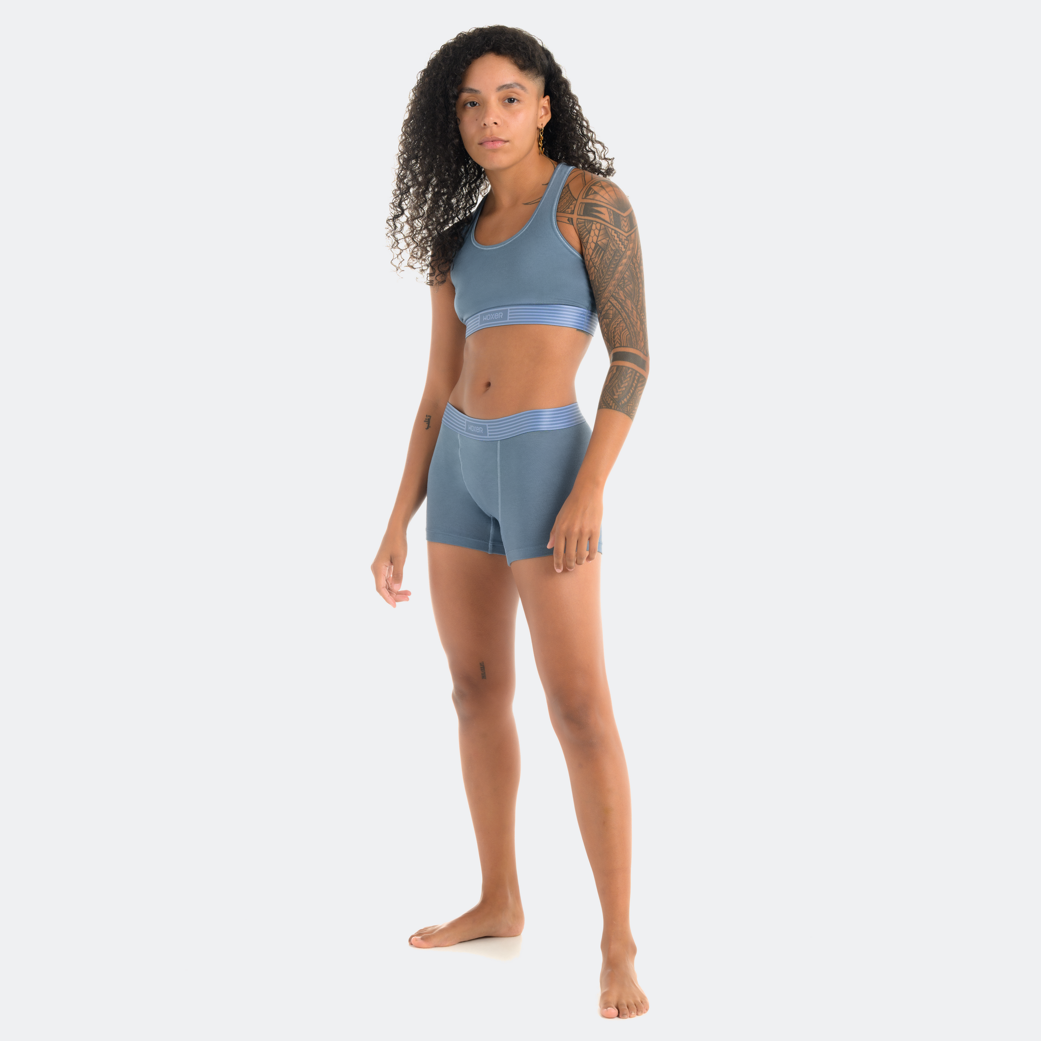 Kiana wears a size S
