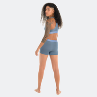 Kiana wears a size S