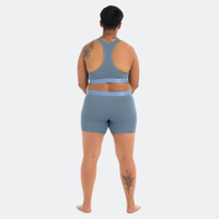 Gabby wears a size L