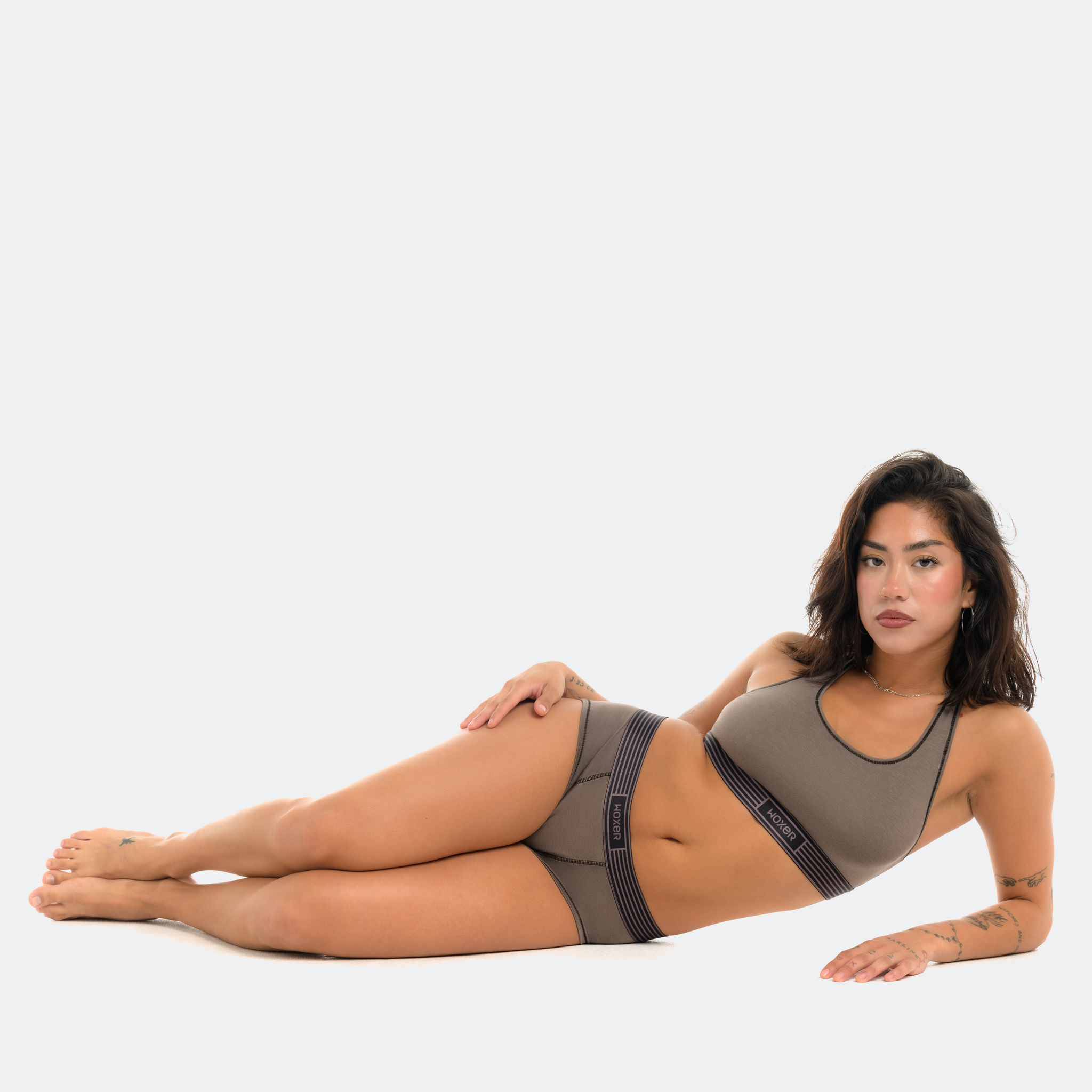 Tess wears a size S