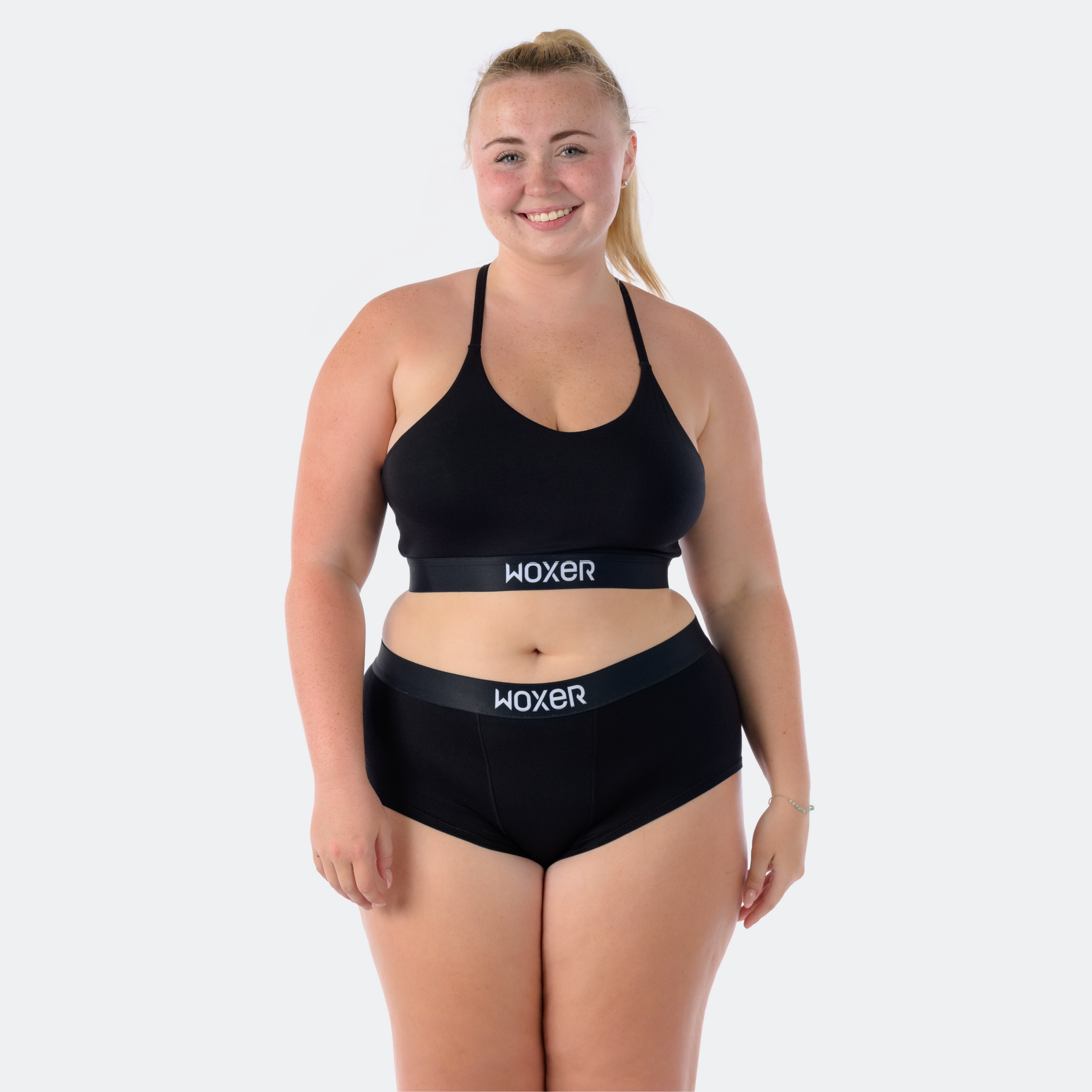 Niki wears a size XL
