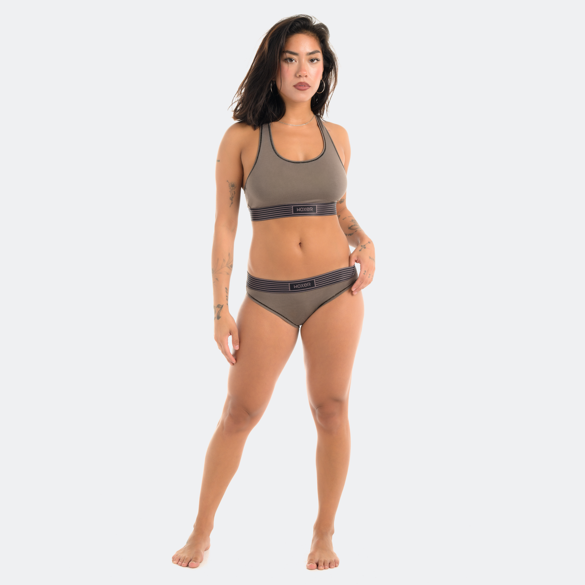 Tess wears a size S