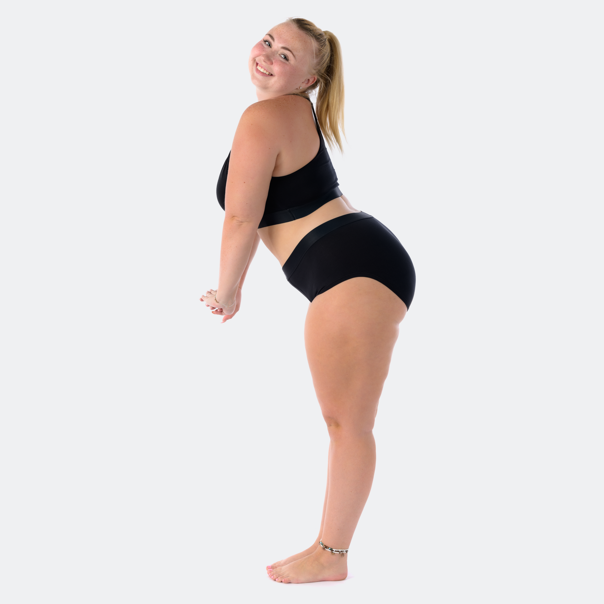 Niki wears a size XL
