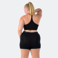 Niki wears a size XL
