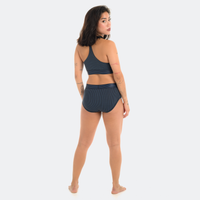Tess wears a size S