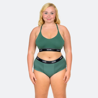 Niki wears a size XL
