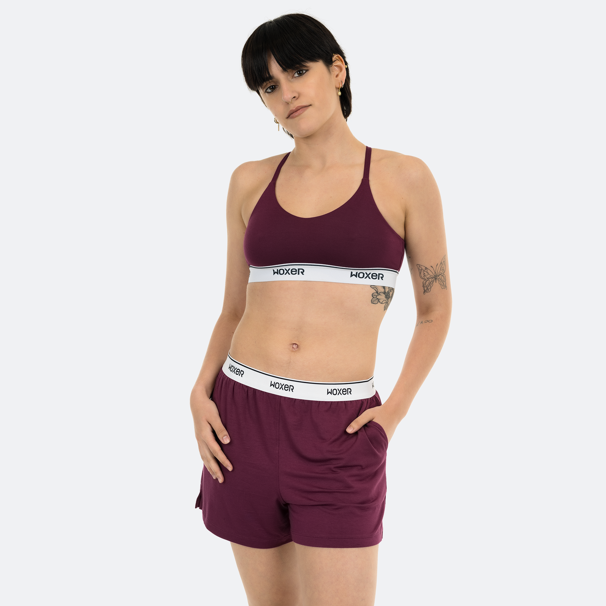 Alina wears a size S