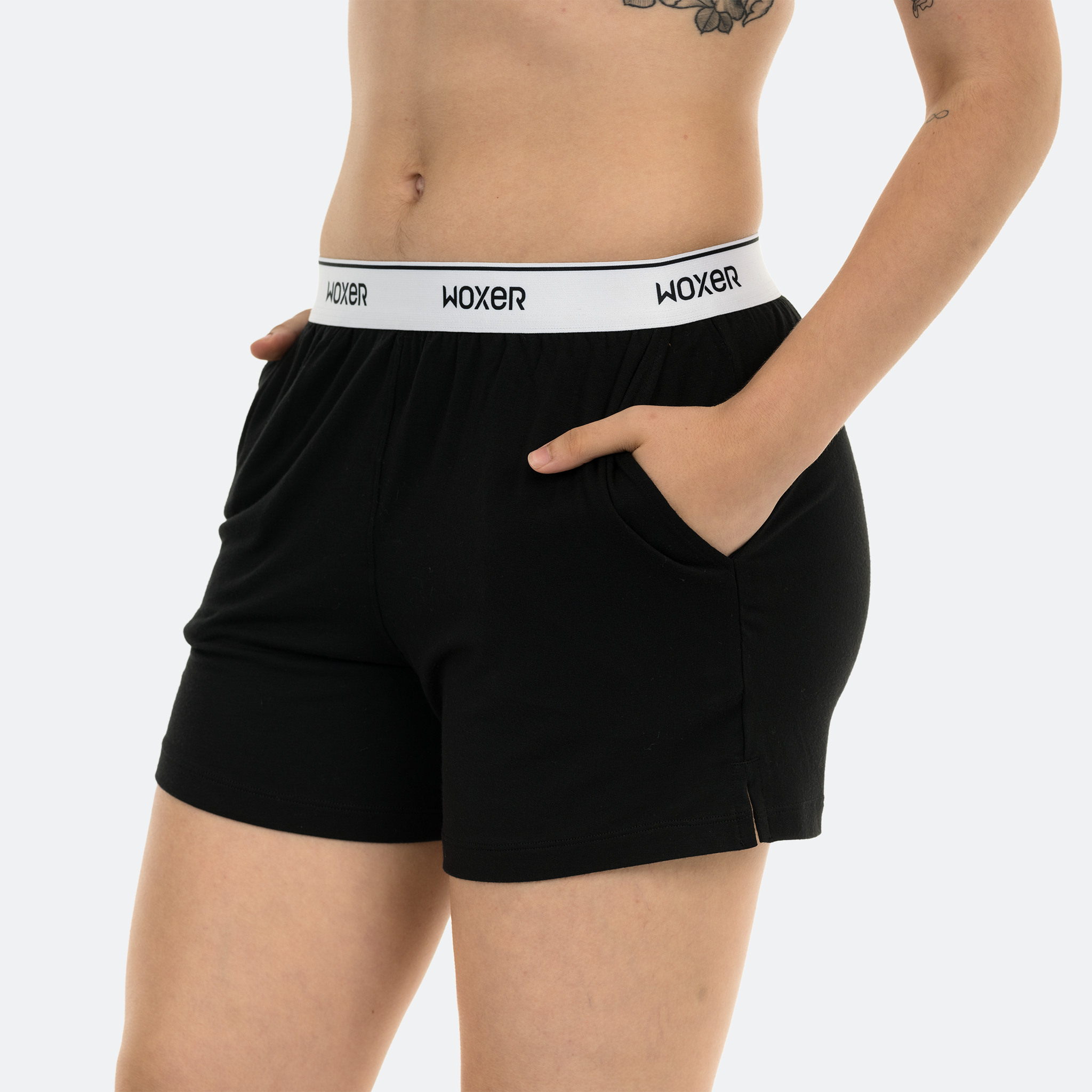 Alina wears a size S