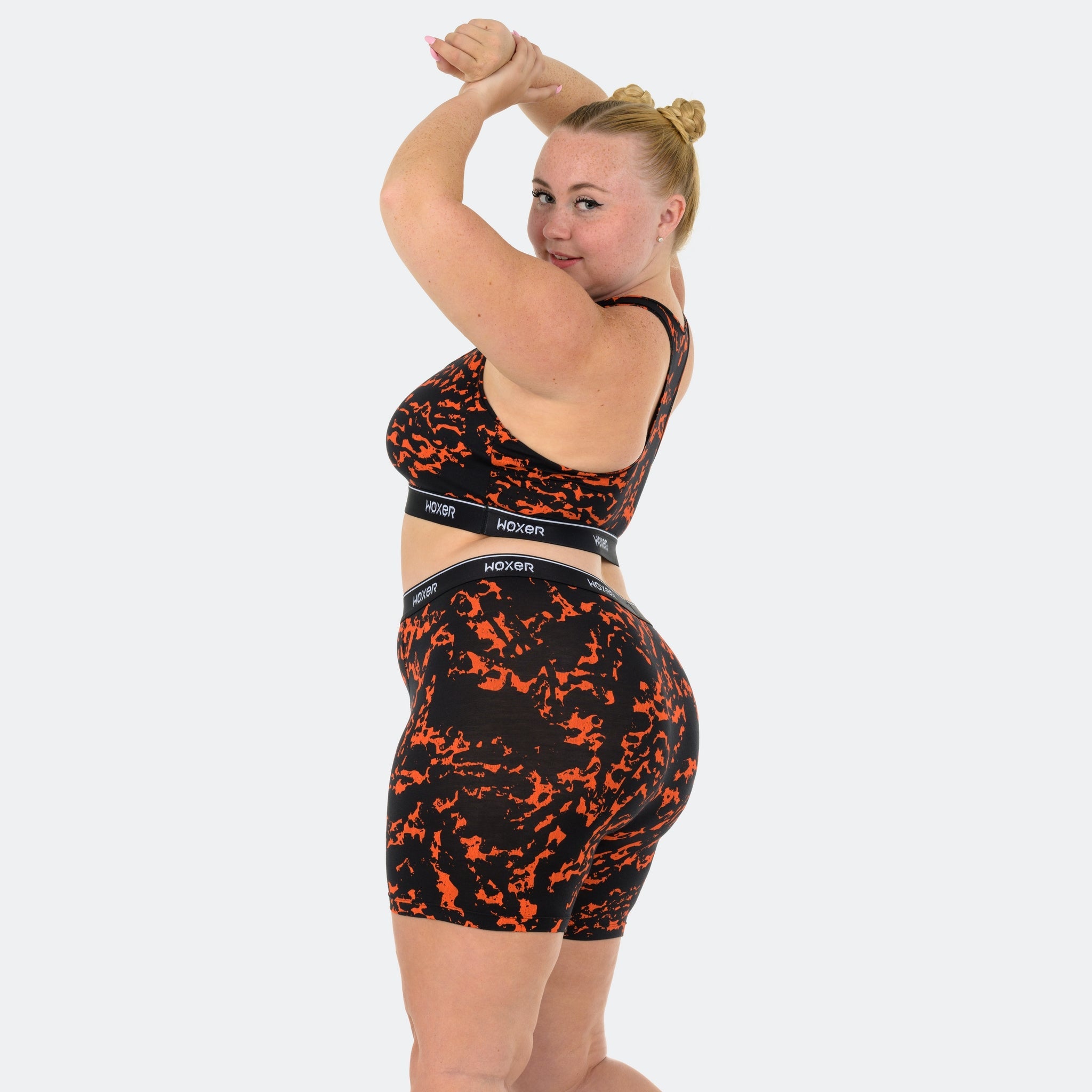 Niki wears a size XL