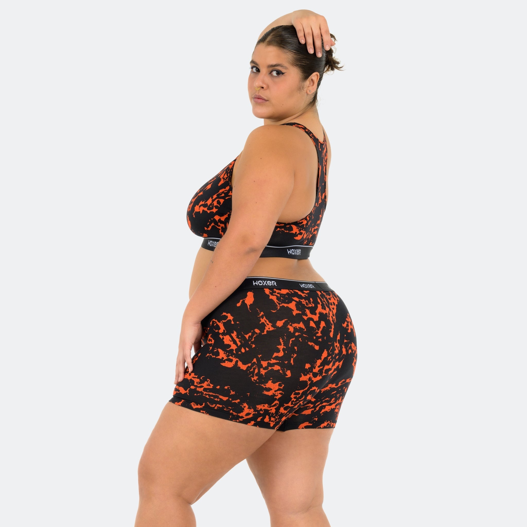 Aymeth wears a size XL
