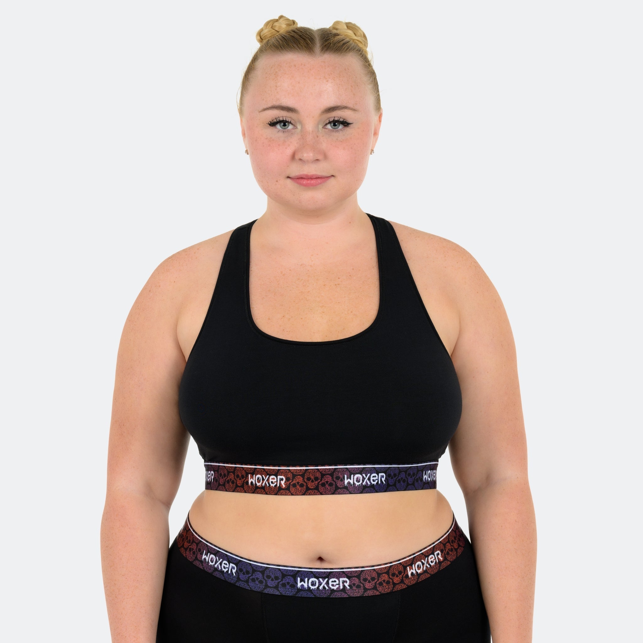 Niki wears a size XL