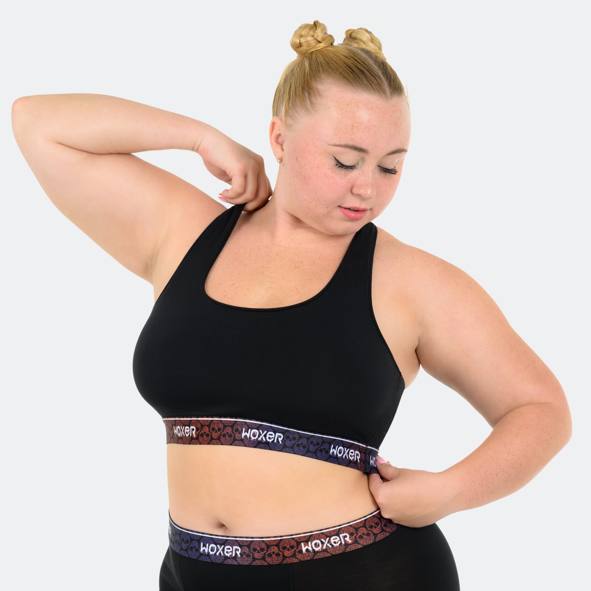 Niki wears a size XL