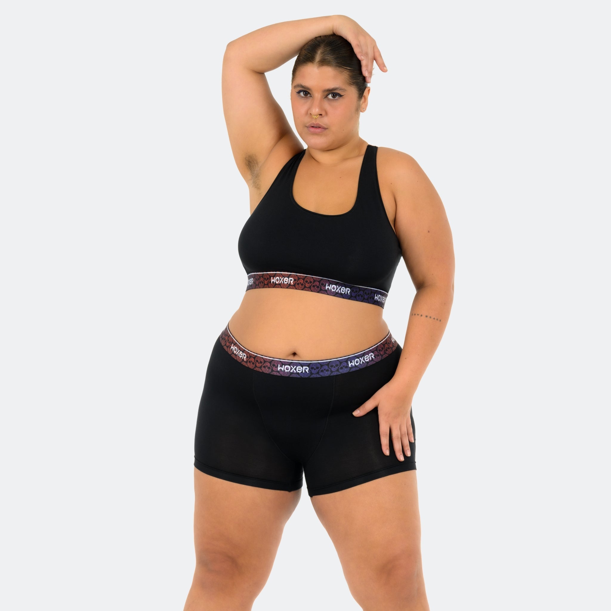 Aymeth wears a size XL