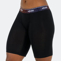 Ebony wears a size M