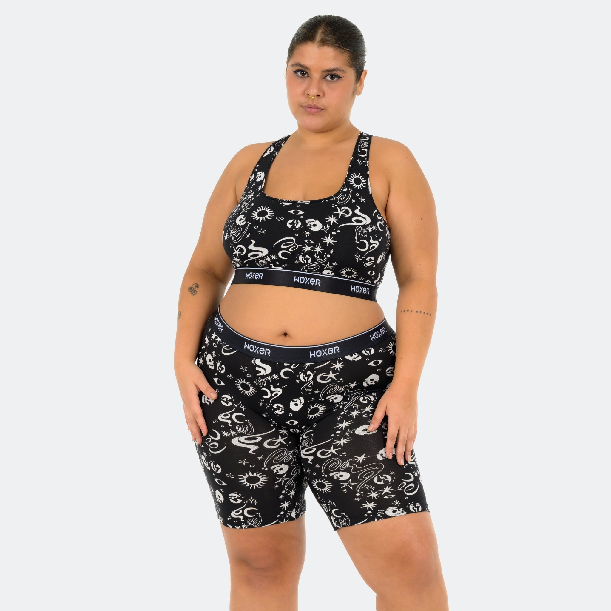 Aymeth wears a size XL
